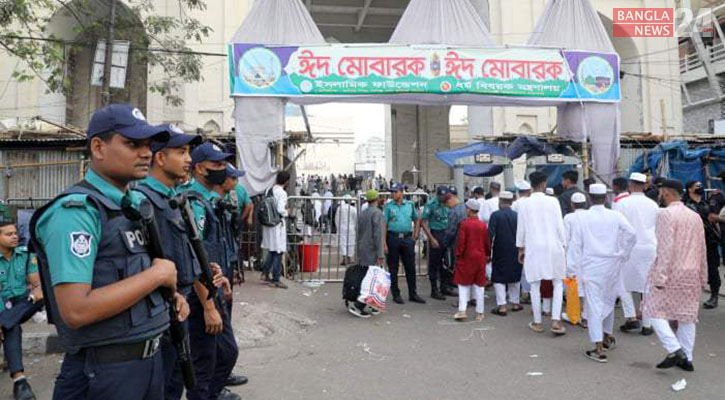 দায়িত্ব পালনে অন্যের মুখে হাসি ফুটিয়েই তাদের ঈদ